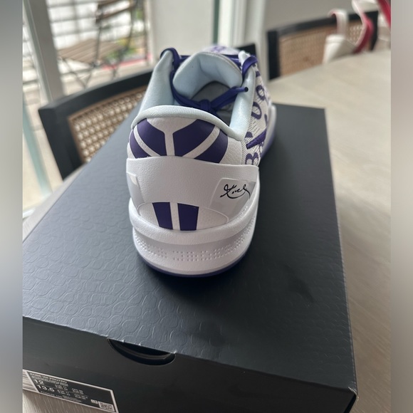 Nike Kobe 8 Protro - Picture 4 of 7